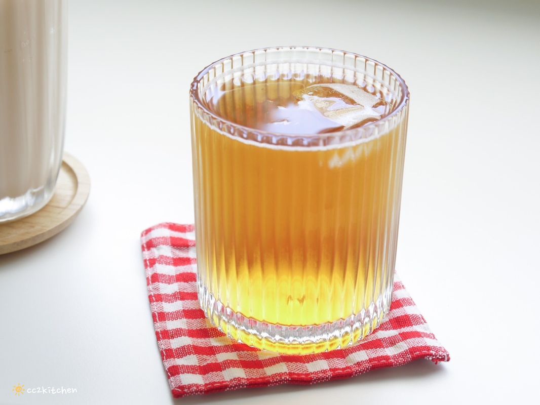 台東早午餐「慢慢Slowly」韓系奶油風咖啡店，餐點選擇多、從早吃到晚～早午餐、義大利麵、下午茶、咖啡應有盡有，適合約會、聚餐。