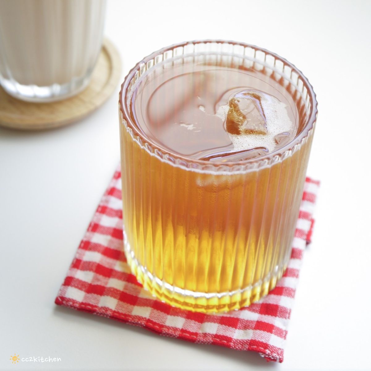 台東早午餐「慢慢Slowly」韓系奶油風咖啡店，餐點選擇多、從早吃到晚～早午餐、義大利麵、下午茶、咖啡應有盡有，適合約會、聚餐。