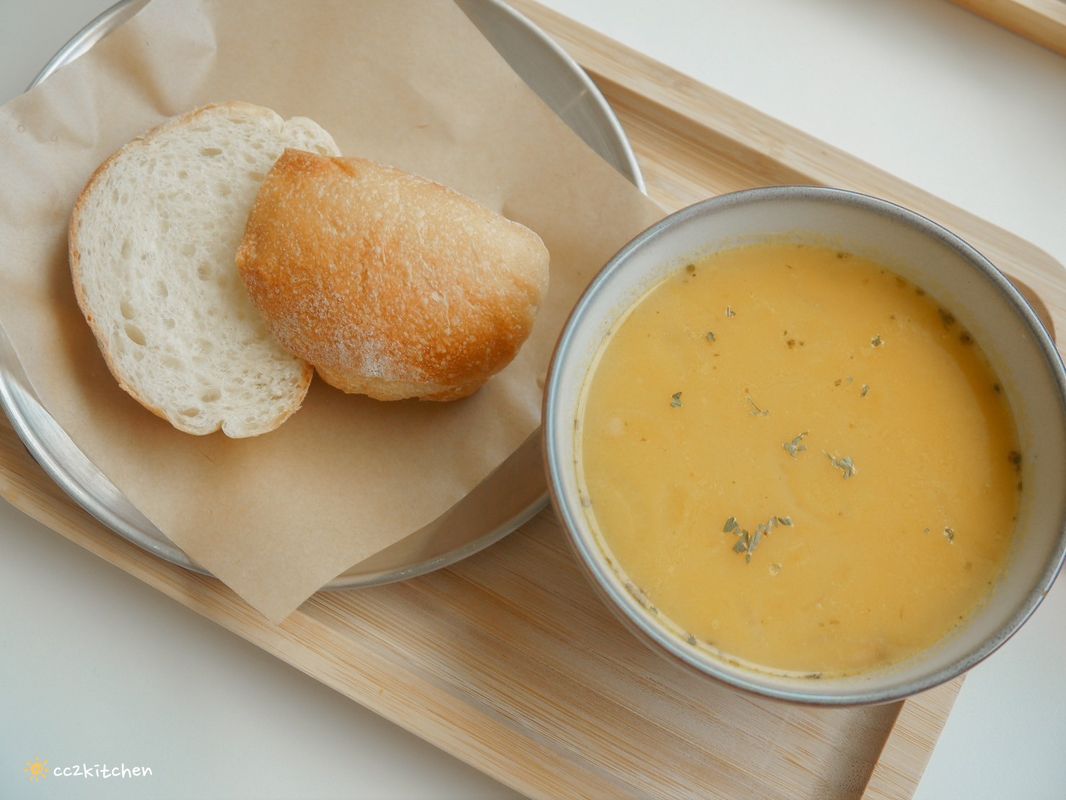 台東早午餐「慢慢Slowly」韓系奶油風咖啡店，餐點選擇多、從早吃到晚～早午餐、義大利麵、下午茶、咖啡應有盡有，適合約會、聚餐。