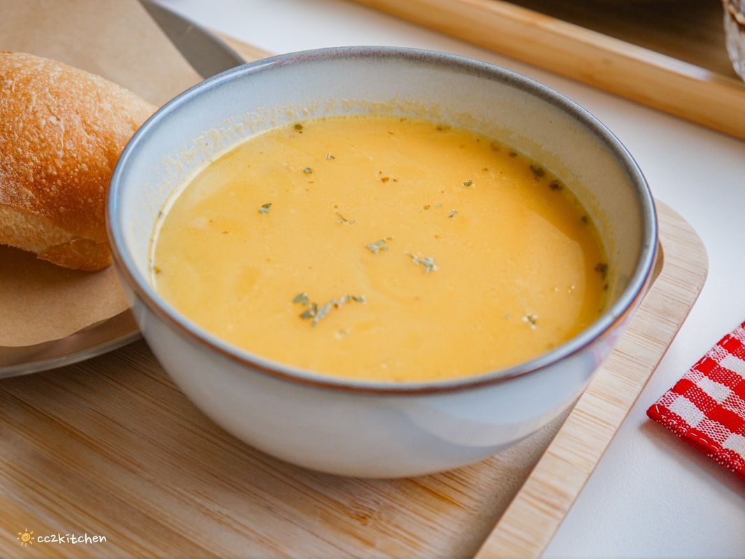 台東早午餐「慢慢Slowly」韓系奶油風咖啡店，餐點選擇多、從早吃到晚～早午餐、義大利麵、下午茶、咖啡應有盡有，適合約會、聚餐。