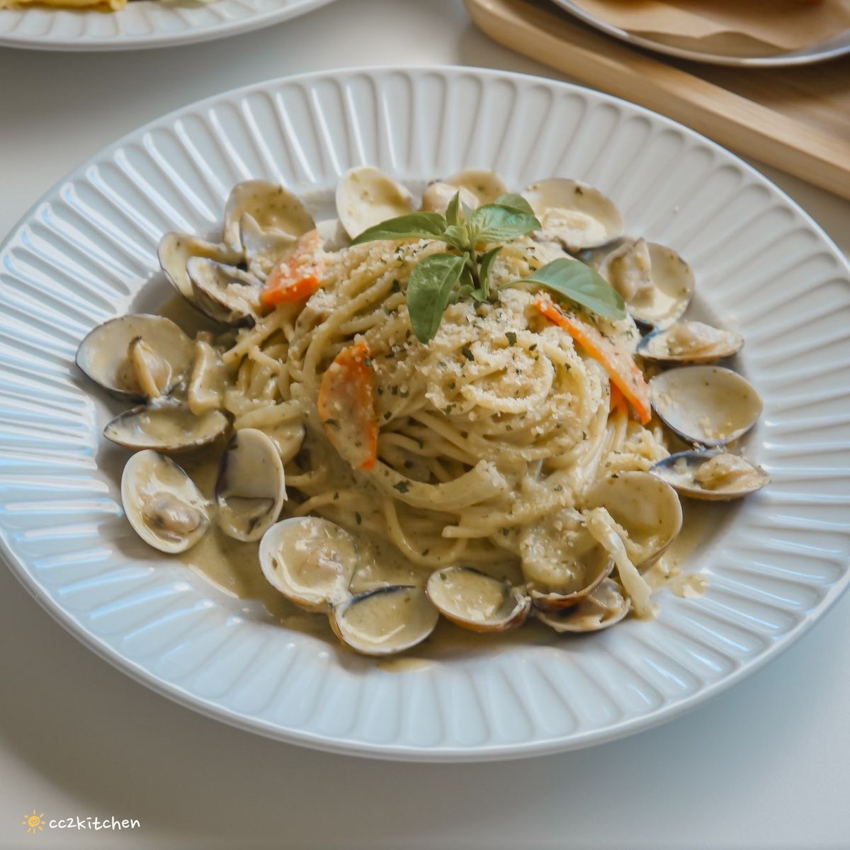 台東早午餐「慢慢Slowly」韓系奶油風咖啡店，餐點選擇多、從早吃到晚～早午餐、義大利麵、下午茶、咖啡應有盡有，適合約會、聚餐。