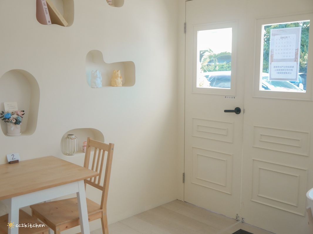 台東早午餐「慢慢Slowly」韓系奶油風咖啡店，餐點選擇多、從早吃到晚～早午餐、義大利麵、下午茶、咖啡應有盡有，適合約會、聚餐。