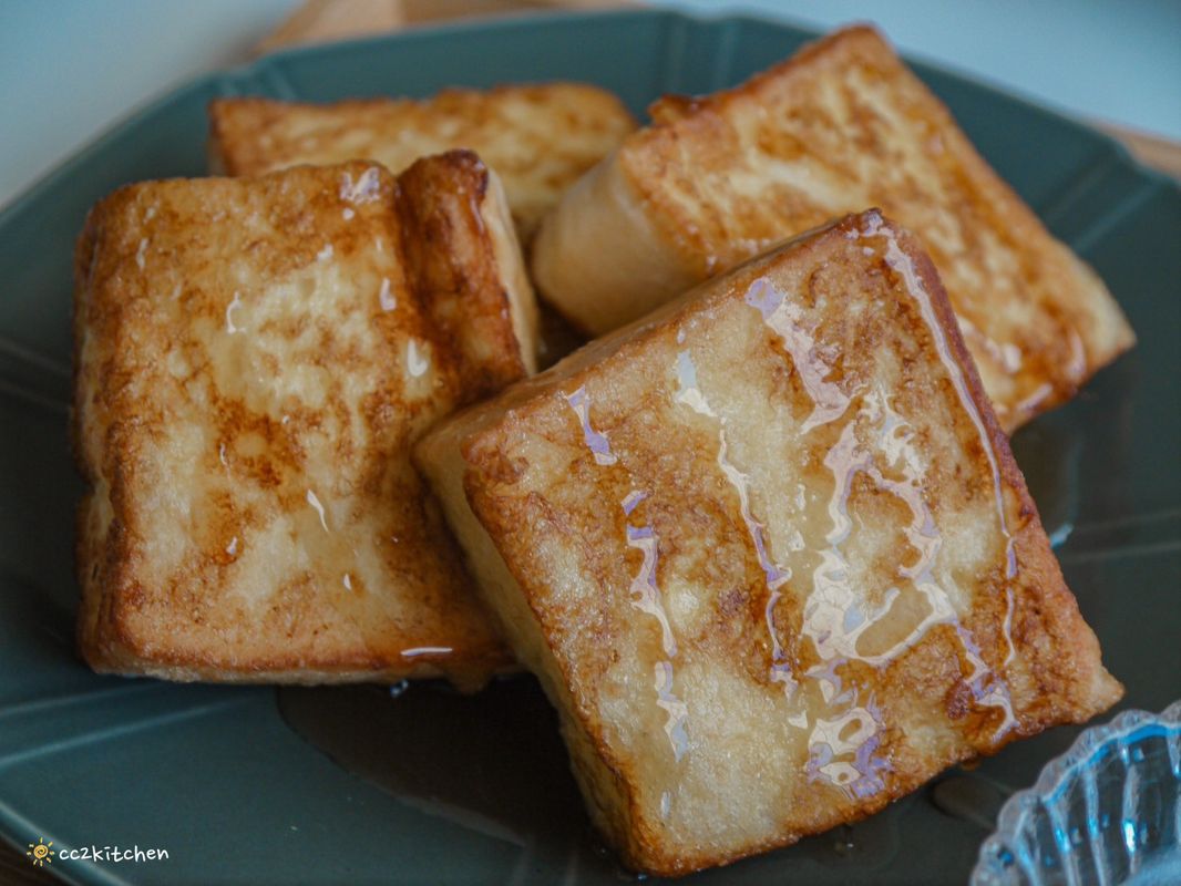 台東早午餐「慢慢Slowly」韓系奶油風咖啡店，餐點選擇多、從早吃到晚～早午餐、義大利麵、下午茶、咖啡應有盡有，適合約會、聚餐。