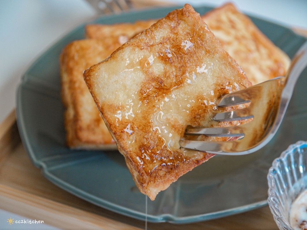 台東早午餐「慢慢Slowly」韓系奶油風咖啡店，餐點選擇多、從早吃到晚～早午餐、義大利麵、下午茶、咖啡應有盡有，適合約會、聚餐。