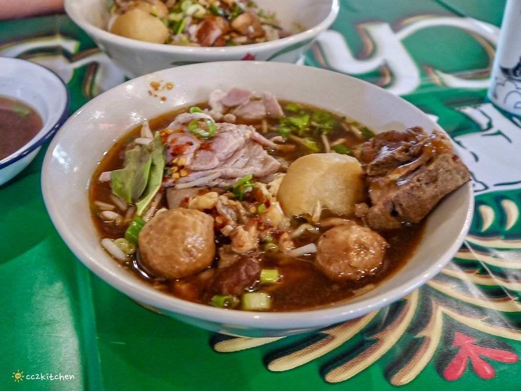 不用飛泰國!台東也可以吃到道地的泰國船麵「大城老船麵」,高雄超人氣泰國小吃專賣店展店來台東,必點船麵、泰式奶茶、椒鹽雞翅。 - 第13張圖