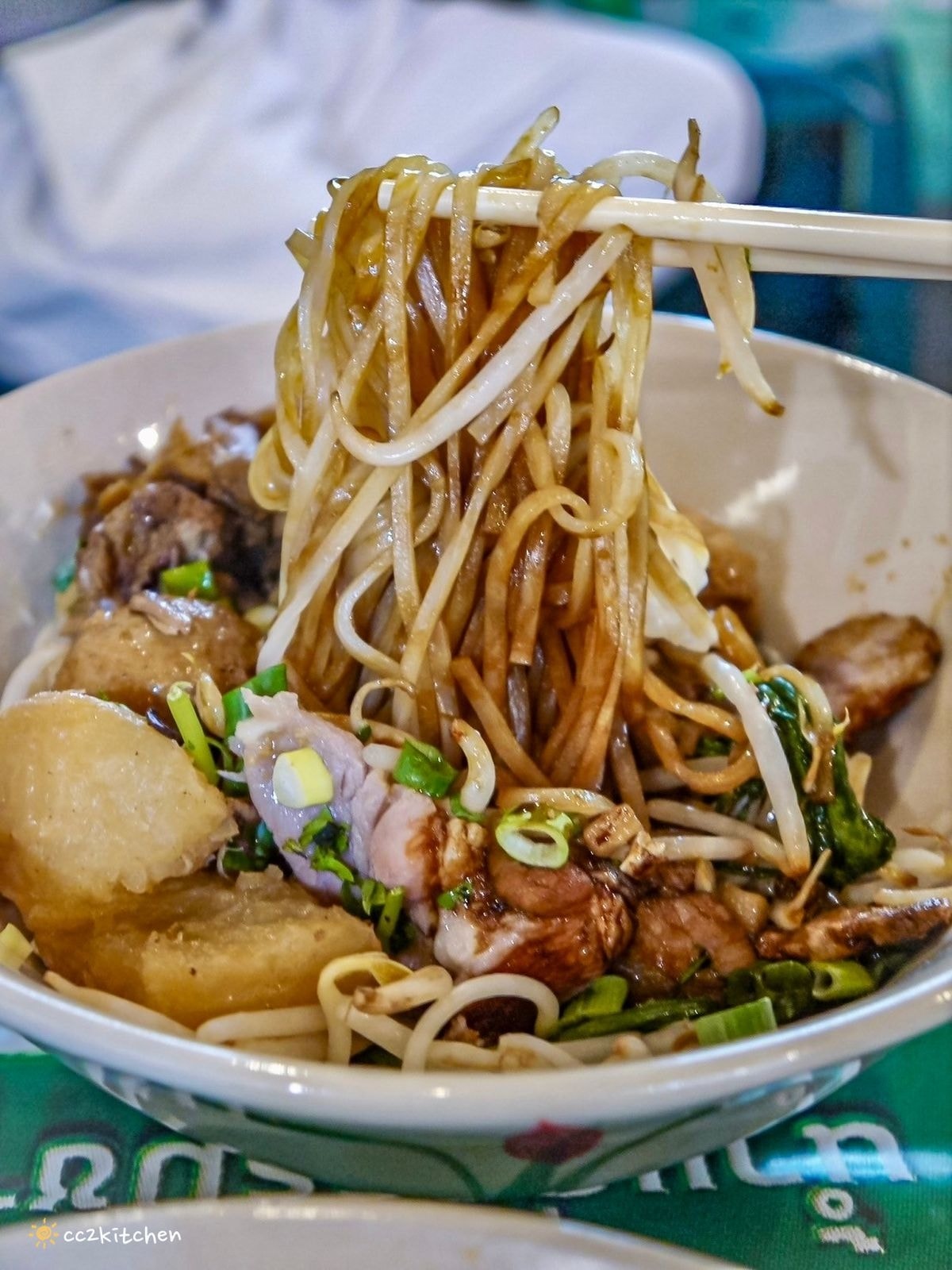 不用飛泰國!台東也可以吃到道地的泰國船麵「大城老船麵」,高雄超人氣泰國小吃專賣店展店來台東,必點船麵、泰式奶茶、椒鹽雞翅。 - 第22張圖