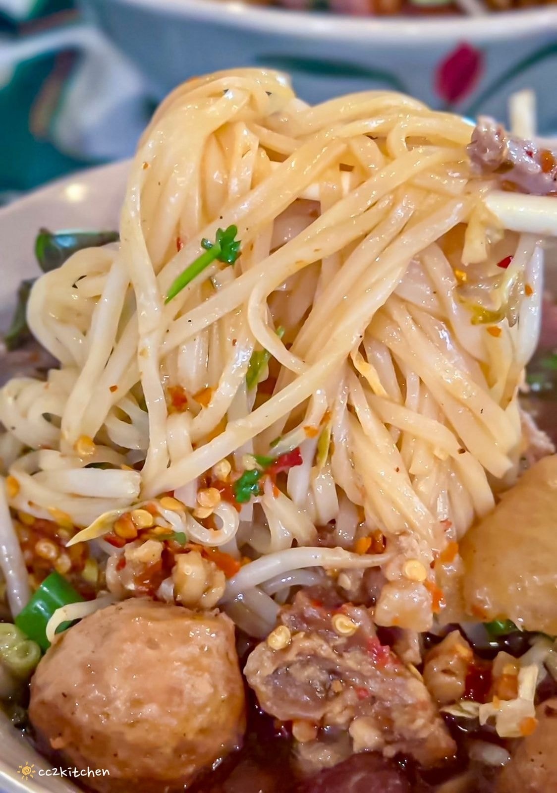 不用飛泰國!台東也可以吃到道地的泰國船麵「大城老船麵」,高雄超人氣泰國小吃專賣店展店來台東,必點船麵、泰式奶茶、椒鹽雞翅。 - 第18張圖
