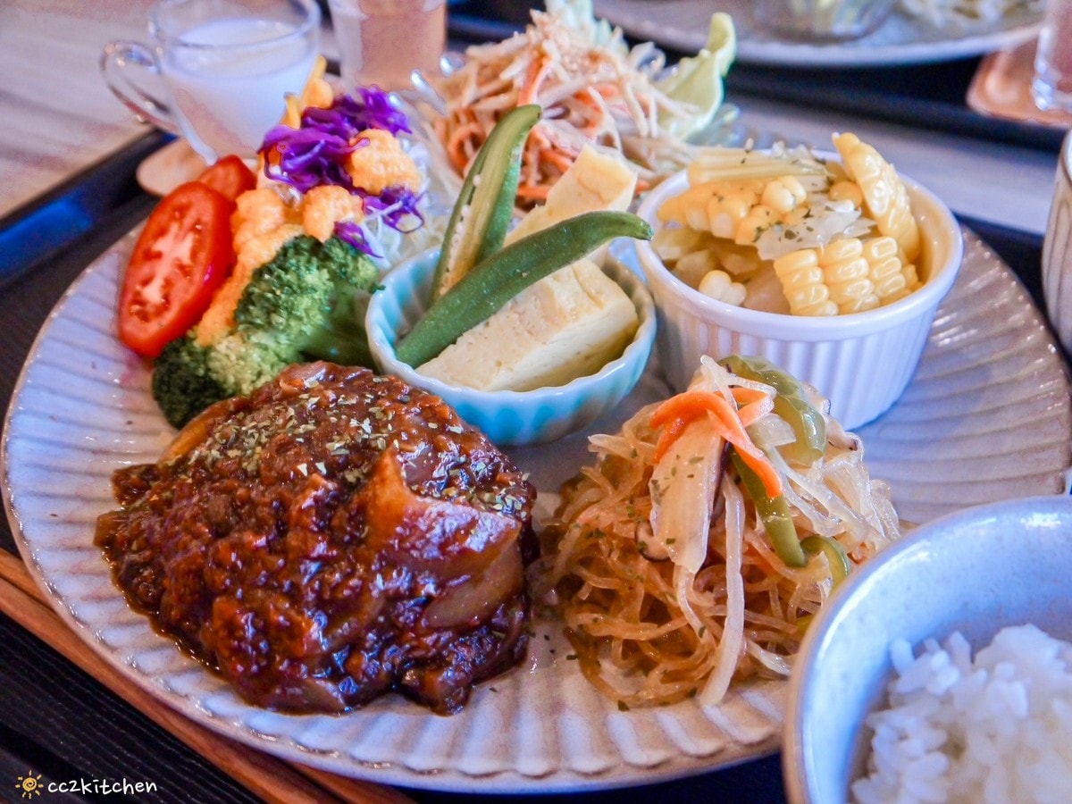 台東簡餐「福來東咖啡Flight Cafe」日本人與台灣女孩合開的日式和洋定食小餐館,口味道地、精緻美味。 - 第21張圖