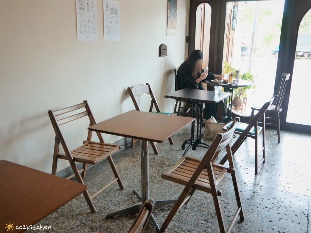 台東咖啡「大酥老公」從北平街搬到更生路的大酥2.0，台東超人氣鐵盒奶油酥餅伴手禮、質感老屋咖啡廳。