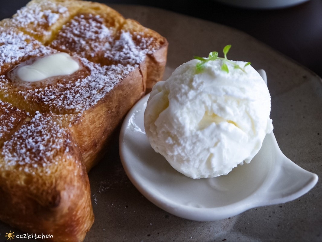 台東咖啡「大酥老公」從北平街搬到更生路的大酥2.0，台東超人氣鐵盒奶油酥餅伴手禮、質感老屋咖啡廳。