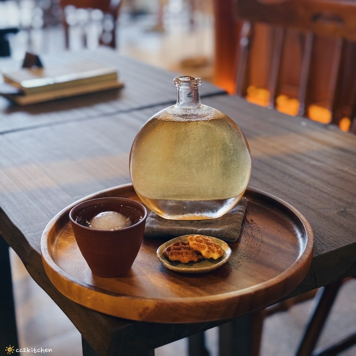 「Ruder’s Cafe」台東路得行旅2館,走進木質調的日式質感咖啡廳!復古老物結合日本職人手作陶藝,打造書香、咖啡香瀰漫的共享空間。 - 第36張圖