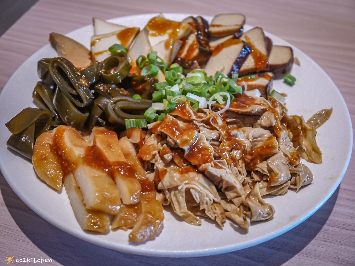 台東「歐滷滷小屋Olulu」,夜市擺攤的滷味攤車轉型成溫馨小餐館!提供美味的家常料理、簡餐,不用一大群人也能吃的中式料理。 - 第12張圖