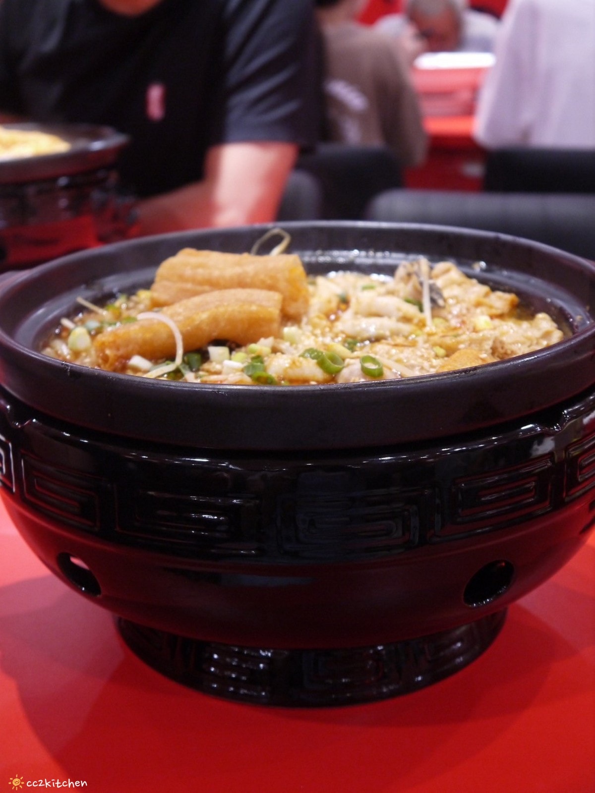 比臉盆還大的酸菜魚!「錄鼎記酸菜魚鍋台東店」台東首間酸菜魚火鍋~8/15新開幕,限定時段用餐鍋物9折! - 第14張圖