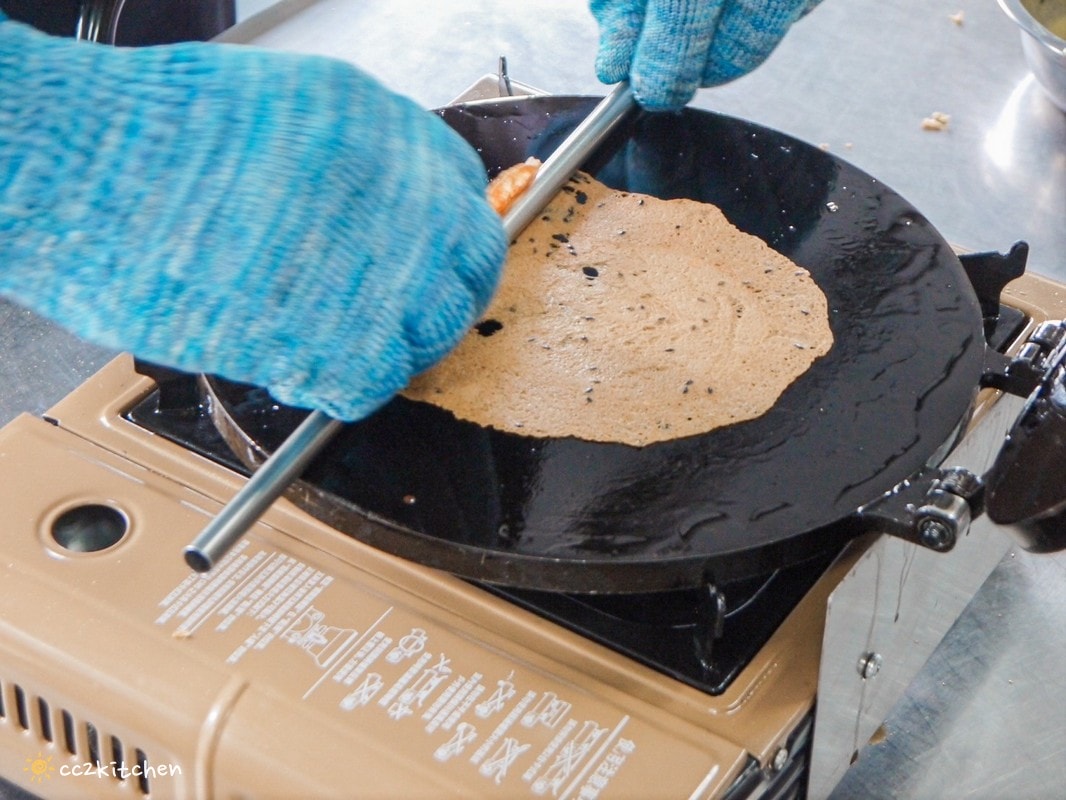 【2026台東初鹿一日遊】初鹿美食景點旅遊指南～一日茶農採茶趣、藥草火鍋吃到飽、深山裡的柴燒陶藝、釋迦鑰匙圈DIY ！
