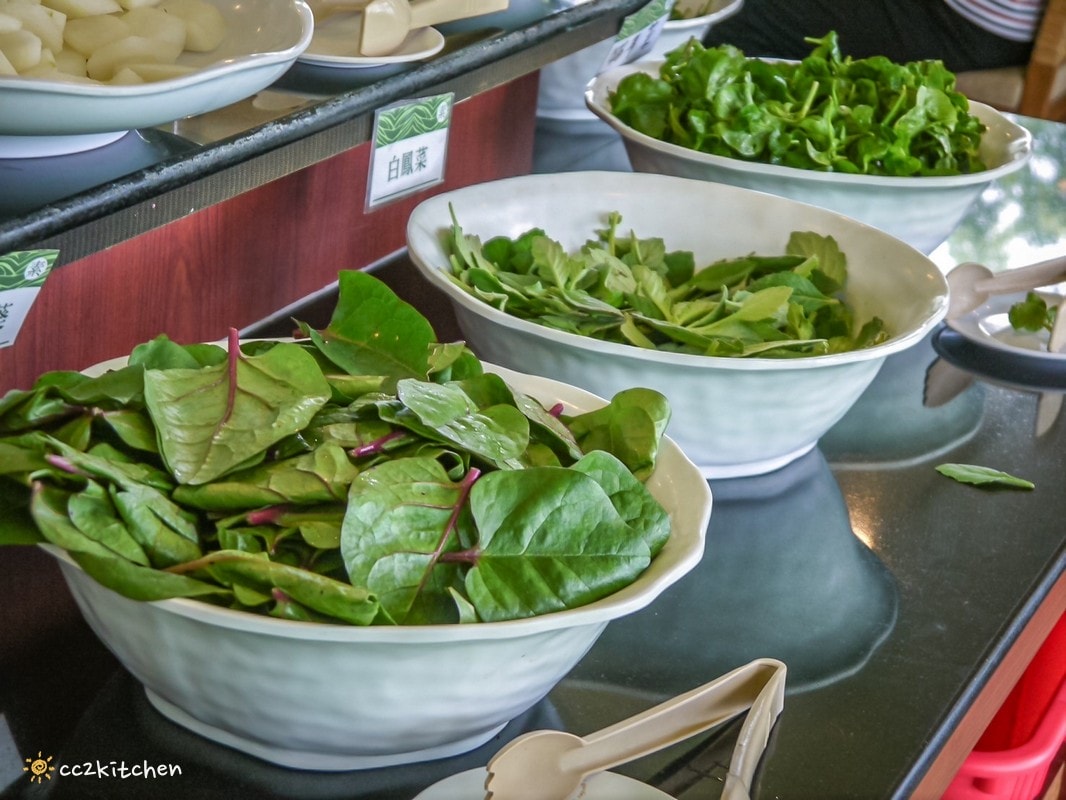 【2026台東初鹿一日遊】初鹿美食景點旅遊指南～一日茶農採茶趣、藥草火鍋吃到飽、深山裡的柴燒陶藝、釋迦鑰匙圈DIY ！