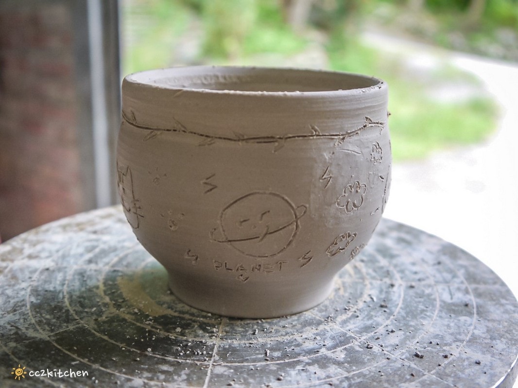 【2026台東初鹿一日遊】初鹿美食景點旅遊指南～一日茶農採茶趣、藥草火鍋吃到飽、深山裡的柴燒陶藝、釋迦鑰匙圈DIY ！