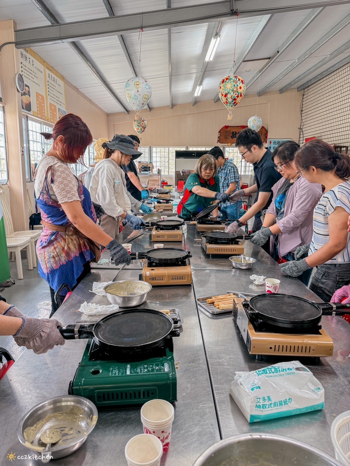 【2026台東初鹿一日遊】初鹿美食景點旅遊指南～一日茶農採茶趣、藥草火鍋吃到飽、深山裡的柴燒陶藝、釋迦鑰匙圈DIY ！
