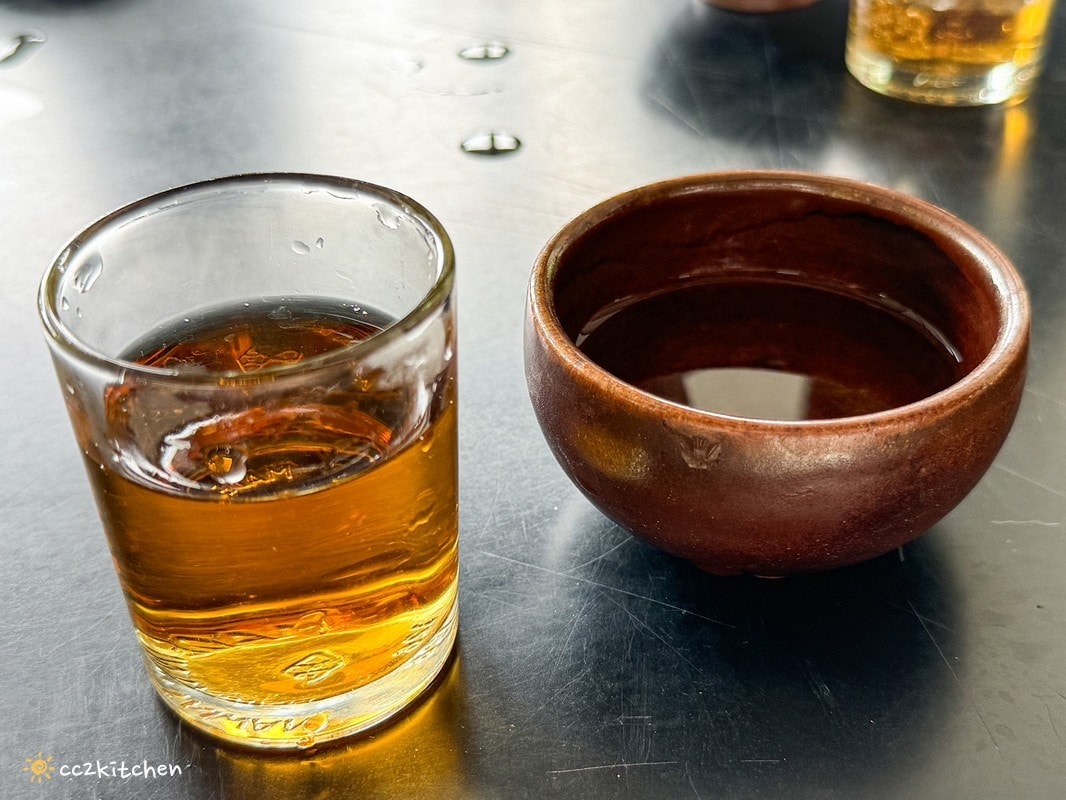 【2026台東初鹿一日遊】初鹿美食景點旅遊指南～一日茶農採茶趣、藥草火鍋吃到飽、深山裡的柴燒陶藝、釋迦鑰匙圈DIY ！