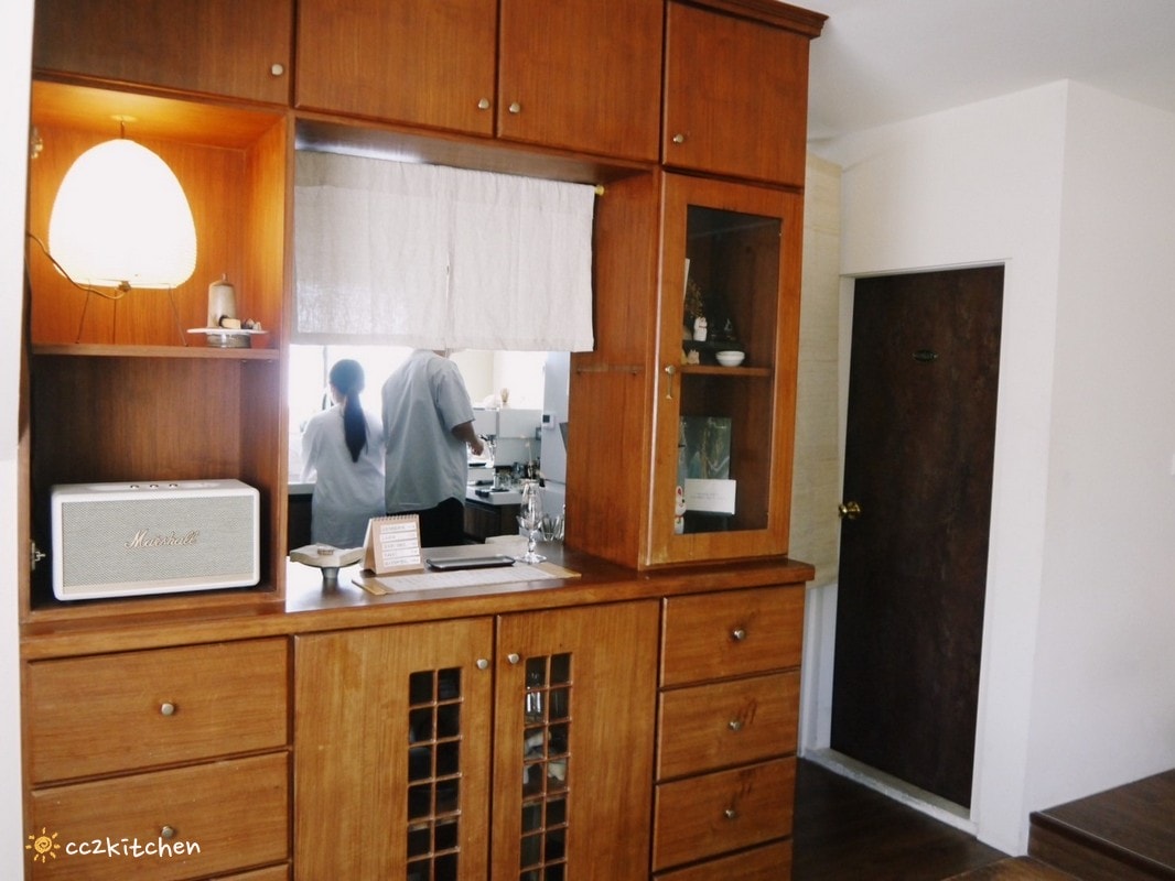 花蓮「坡上」招牌焦糖布丁只要60元好佛心！日系風格的溫潤木質調平價咖啡廳，甜點和價位都很可愛～花蓮旅遊咖啡下午茶推薦！