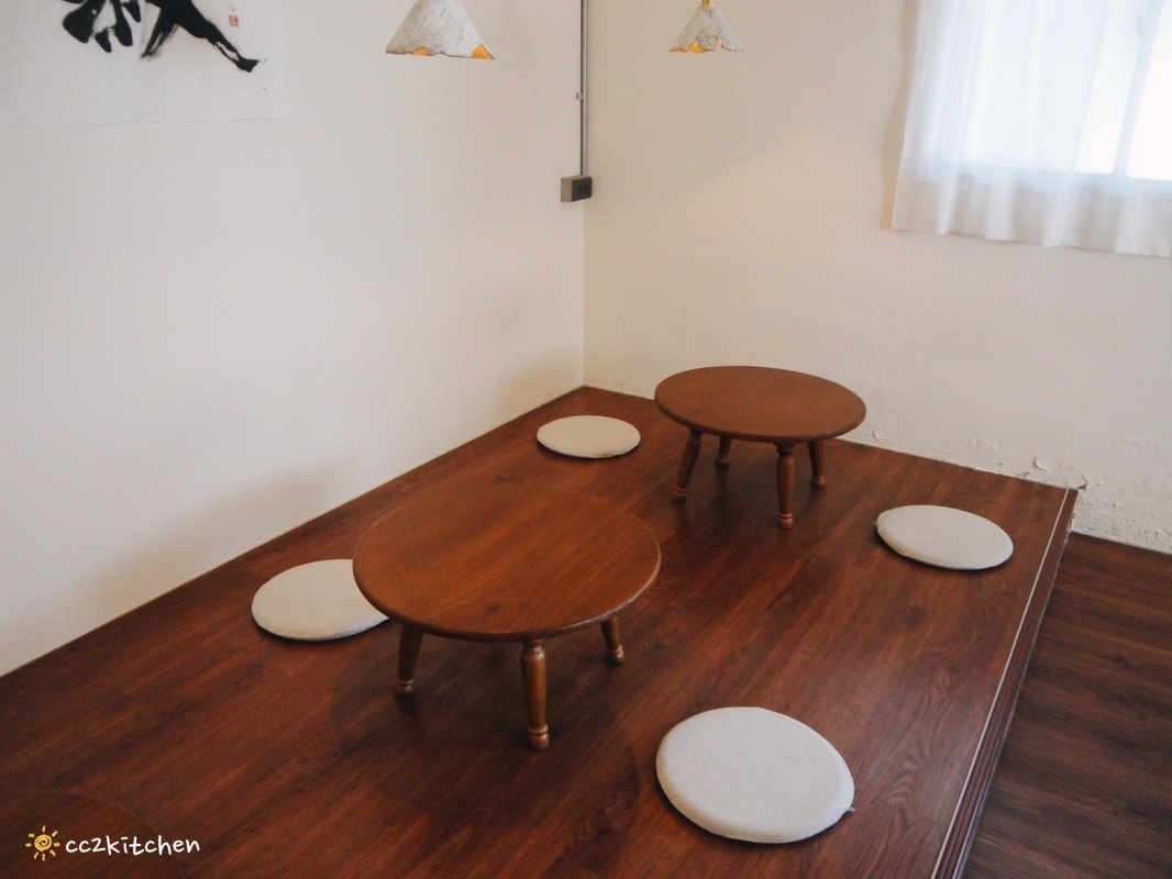 花蓮「坡上」招牌焦糖布丁只要60元好佛心！日系風格的溫潤木質調平價咖啡廳，甜點和價位都很可愛～花蓮旅遊咖啡下午茶推薦！