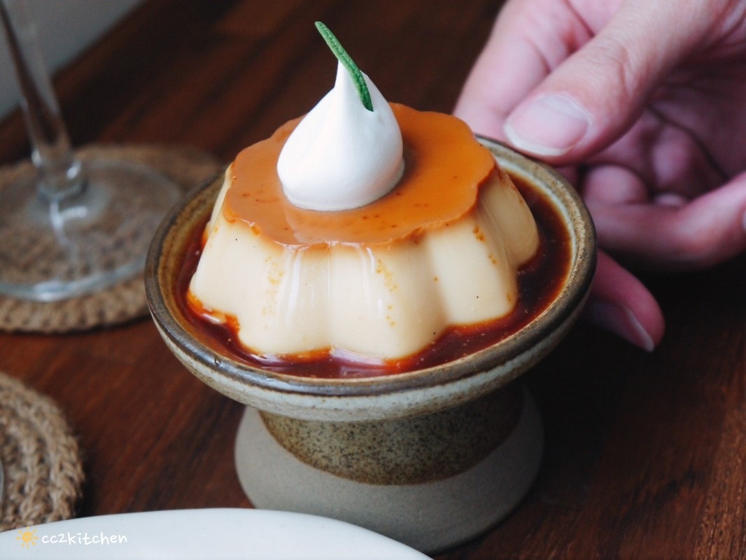 花蓮「坡上」招牌焦糖布丁只要60元好佛心！日系風格的溫潤木質調平價咖啡廳，甜點和價位都很可愛～花蓮旅遊咖啡下午茶推薦！