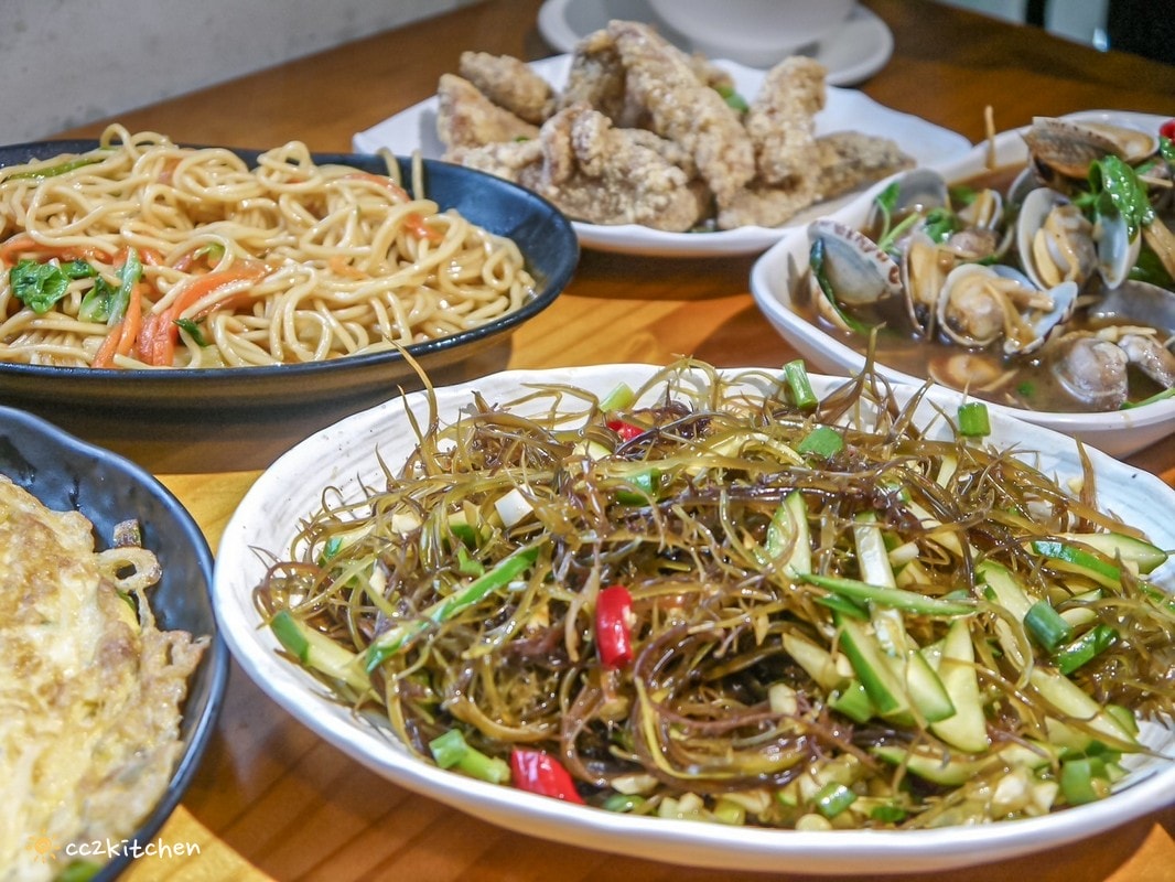 台東成功海鮮餐廳「比西里岸近海廚房」，鄰近三仙台的平價家常小餐館，單點制～價格平易近人，小家庭也能大啖海產！