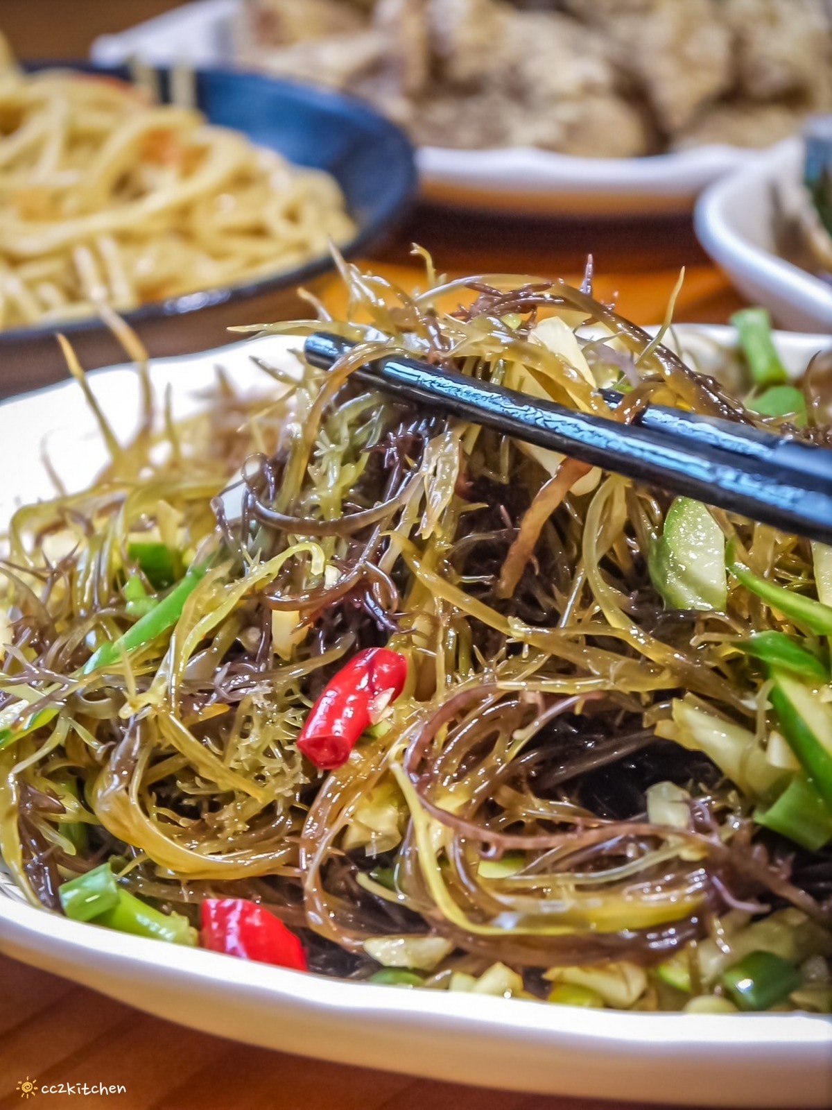 台東成功海鮮餐廳「比西里岸近海廚房」，鄰近三仙台的平價家常小餐館，單點制～價格平易近人，小家庭也能大啖海產！