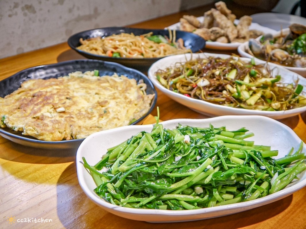 台東成功海鮮餐廳「比西里岸近海廚房」，鄰近三仙台的平價家常小餐館，單點制～價格平易近人，小家庭也能大啖海產！