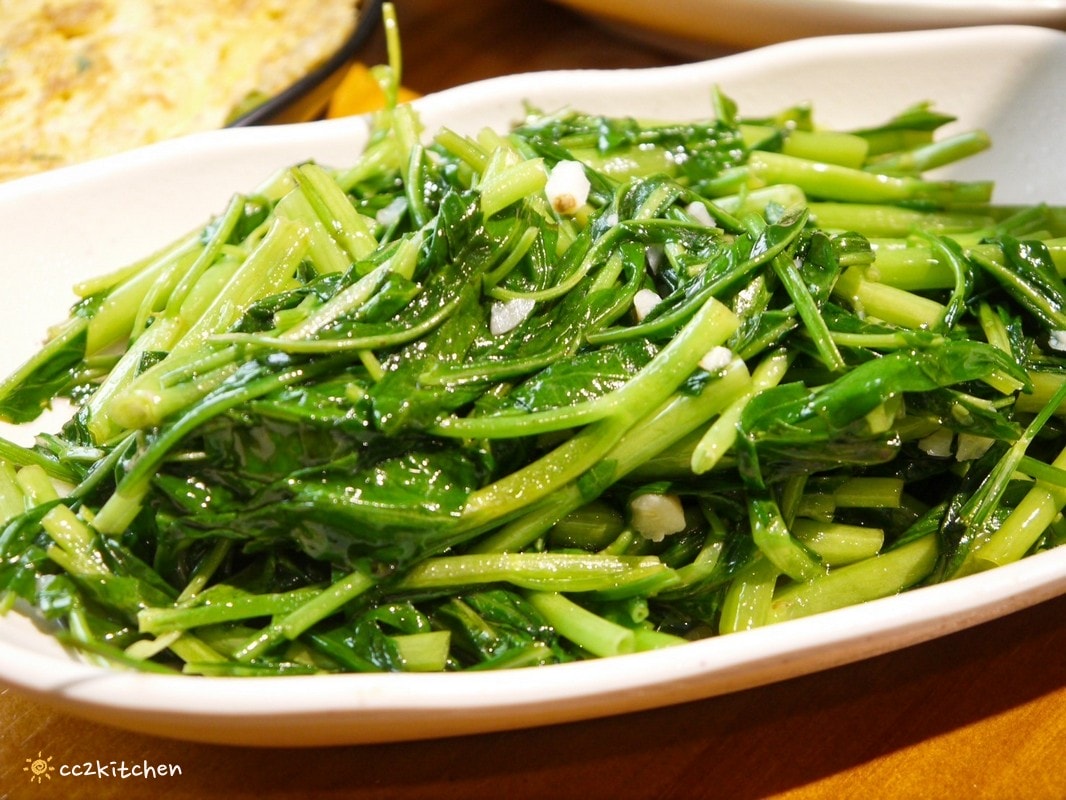 台東成功海鮮餐廳「比西里岸近海廚房」，鄰近三仙台的平價家常小餐館，單點制～價格平易近人，小家庭也能大啖海產！