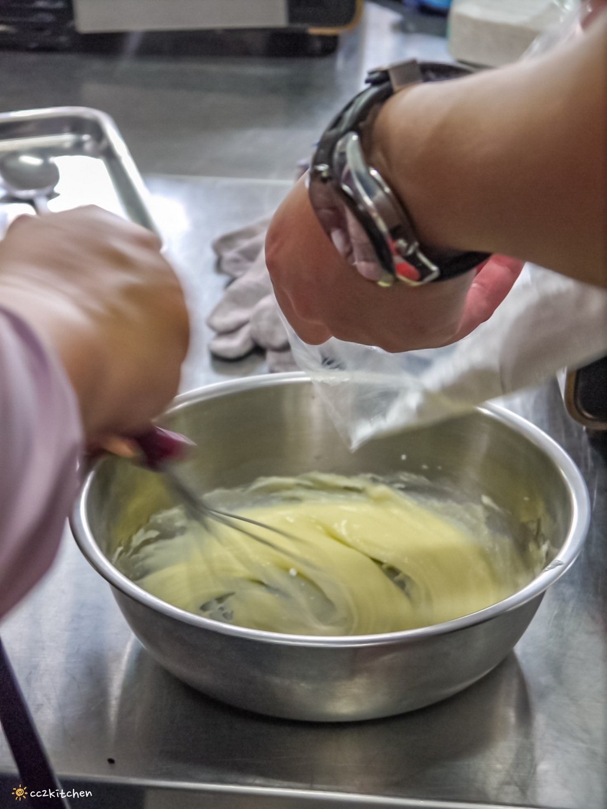【2025台東初鹿一日遊】初鹿美食景點旅遊指南~一日茶農採茶趣、藥草火鍋吃到飽、深山裡的柴燒陶藝、釋迦鑰匙圈DIY ! - 第27張圖