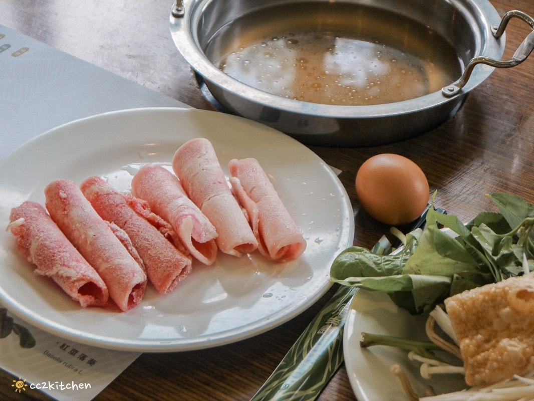 【2025台東初鹿一日遊】初鹿美食景點旅遊指南~一日茶農採茶趣、藥草火鍋吃到飽、深山裡的柴燒陶藝、釋迦鑰匙圈DIY ! - 第52張圖