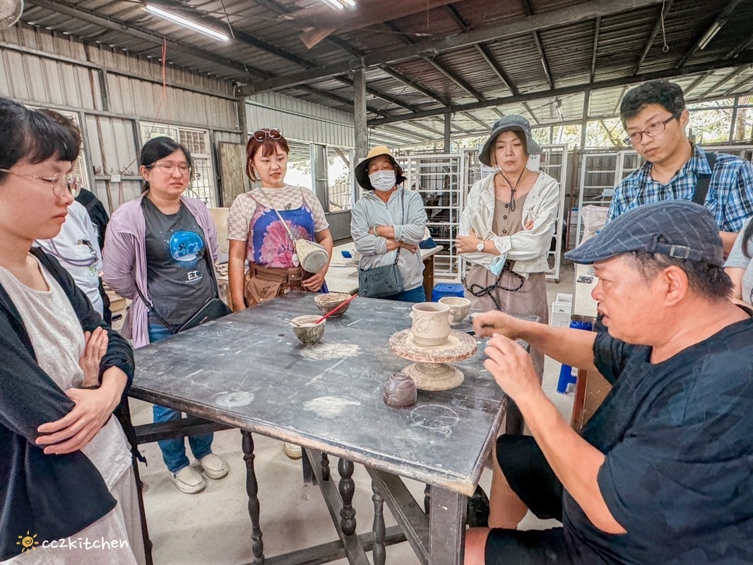 【2025台東初鹿一日遊】初鹿美食景點旅遊指南~一日茶農採茶趣、藥草火鍋吃到飽、深山裡的柴燒陶藝、釋迦鑰匙圈DIY ! - 第73張圖