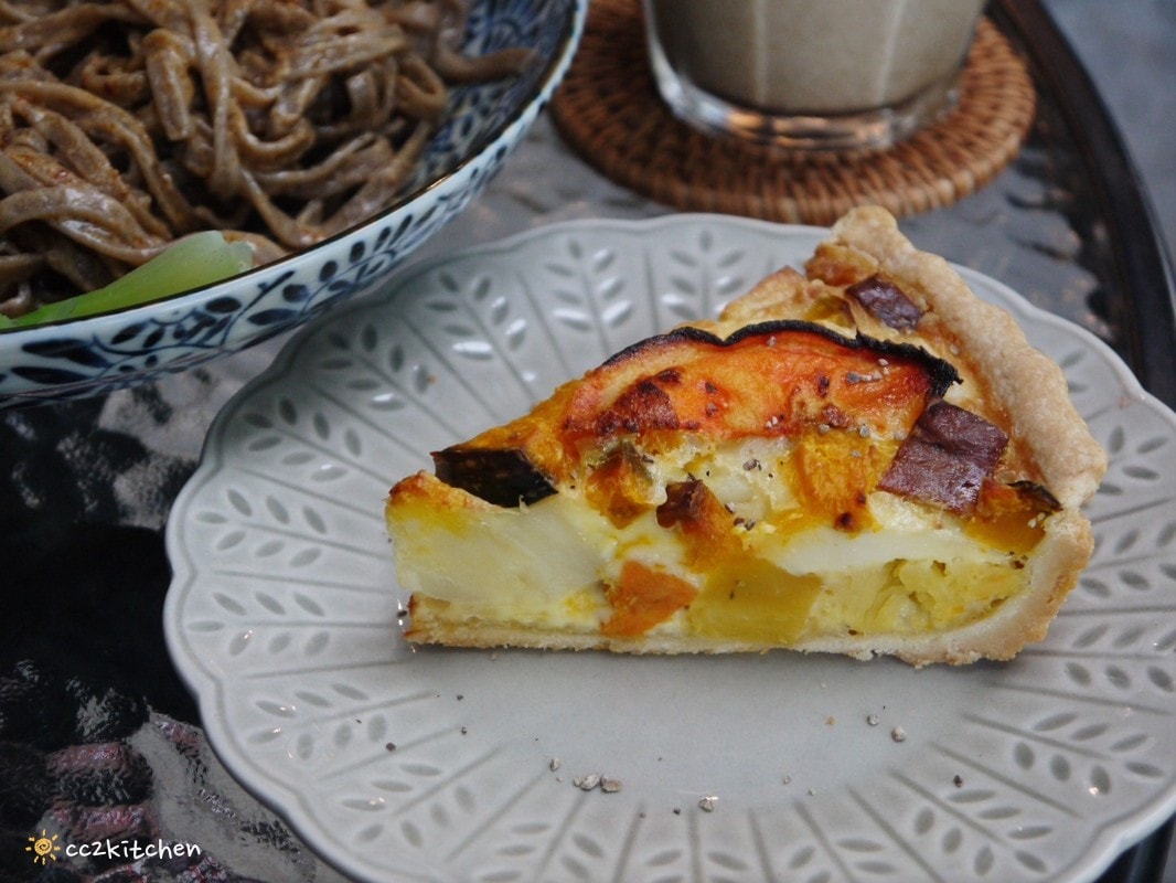 台東池上咖啡「小安比樂」feat.卡琺之谷，隱藏在稻香中的鄉村風咖啡廳！點一份仙草麵做的麻香拌麵、手工鄉村鹹派～在一片綠意中感受老宅漫時光。