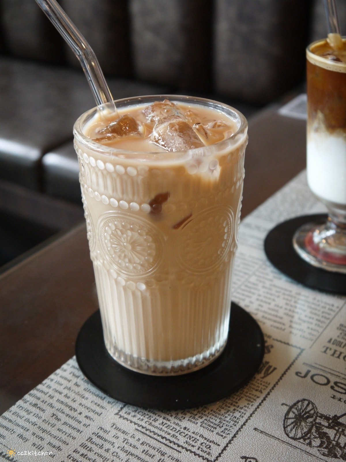 花蓮早午餐「巷弄李Sin Café」吉安自立路上的氣派豪宅裡，隱藏著一間英倫風咖啡廳！早午餐拼盤豐盛，推薦歐式嫩煎雞腿早午餐。