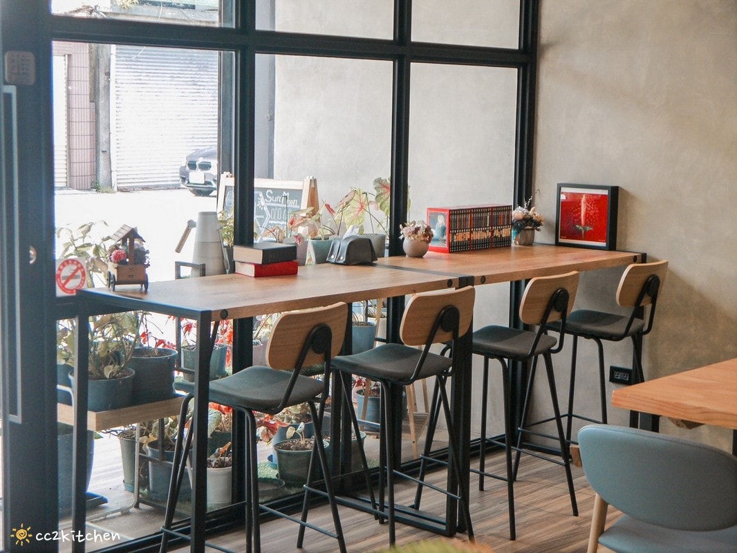 台東「山木Sun moon」平價又美味的甜點咖啡廳,位於市郊區,鄰近安東塑膠、豐源國小~推薦翡翠葡萄生乳酪、巴斯克、提拉米蘇,好吃不雷! - 第6張圖 台東「山木Sun moon」平價又美味的甜點咖啡廳,位於市郊區,鄰近安東塑膠、豐源國小~推薦翡翠葡萄生乳酪、巴斯克、提拉米蘇,好吃不雷!