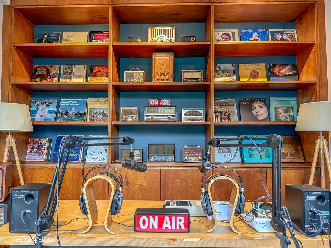 全台灣最浪漫的實體電台!花蓮「想你電台Miss You Radio 」,乘載著想念的咖啡廳~聽黑膠唱片、錄音帶喝咖啡吃甜點,在這裡想念你想念的人吧! - 第14張圖 全台灣最浪漫的實體電台!花蓮「想你電台Miss You Radio 」,乘載著想念的咖啡廳~聽黑膠唱片、錄音帶喝咖啡吃甜點,在這裡想念你想念的人吧!