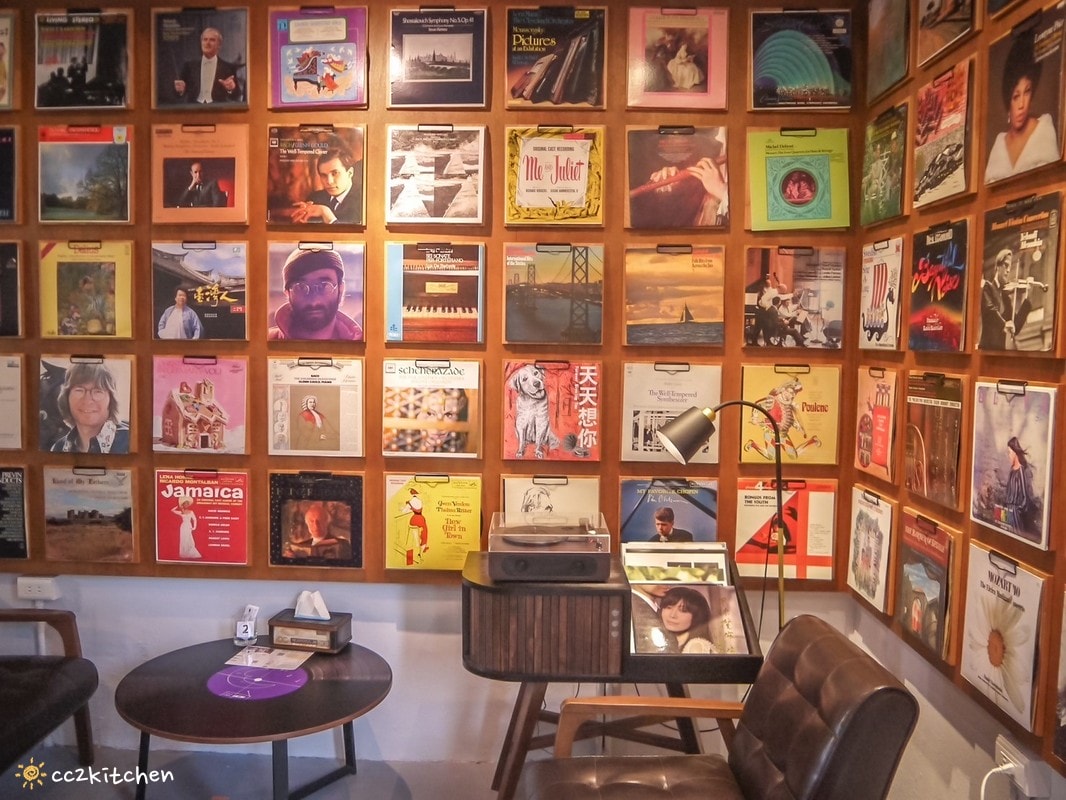 全台灣最浪漫的實體電台!花蓮「想你電台Miss You Radio 」,乘載著想念的咖啡廳~聽黑膠唱片、錄音帶喝咖啡吃甜點,在這裡想念你想念的人吧! - 第9張圖 全台灣最浪漫的實體電台!花蓮「想你電台Miss You Radio 」,乘載著想念的咖啡廳~聽黑膠唱片、錄音帶喝咖啡吃甜點,在這裡想念你想念的人吧!
