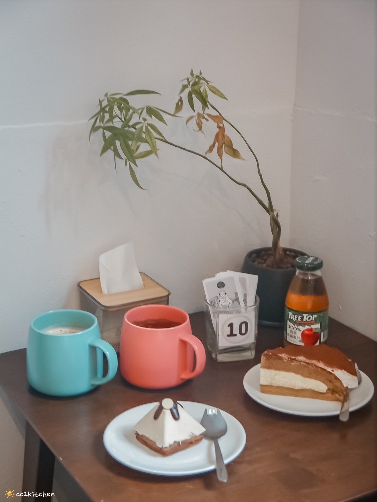 全台灣最浪漫的實體電台!花蓮「想你電台Miss You Radio 」,乘載著想念的咖啡廳~聽黑膠唱片、錄音帶喝咖啡吃甜點,在這裡想念你想念的人吧! - 第20張圖 全台灣最浪漫的實體電台!花蓮「想你電台Miss You Radio 」,乘載著想念的咖啡廳~聽黑膠唱片、錄音帶喝咖啡吃甜點,在這裡想念你想念的人吧!