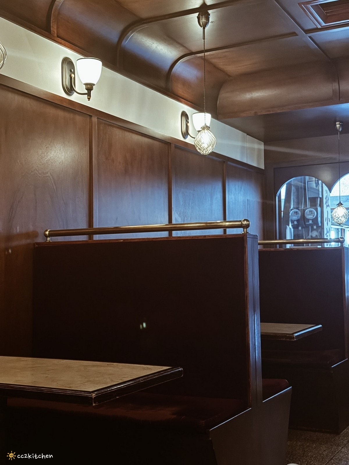 花蓮咖啡廳「昭和58」復刻日本昭和時代洋菓子喫茶店，低調奢華復古風！在昭和58感受浪浪漫的老派午茶時光。