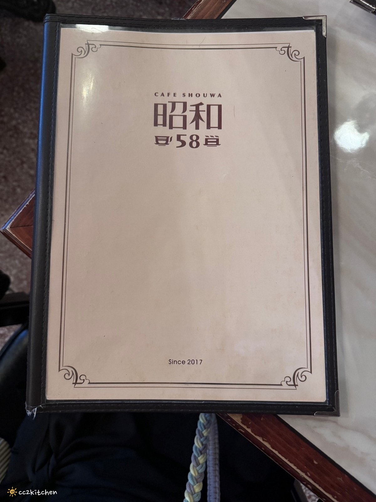 花蓮咖啡廳「昭和58」復刻日本昭和時代洋菓子喫茶店，低調奢華復古風！在昭和58感受浪浪漫的老派午茶時光。