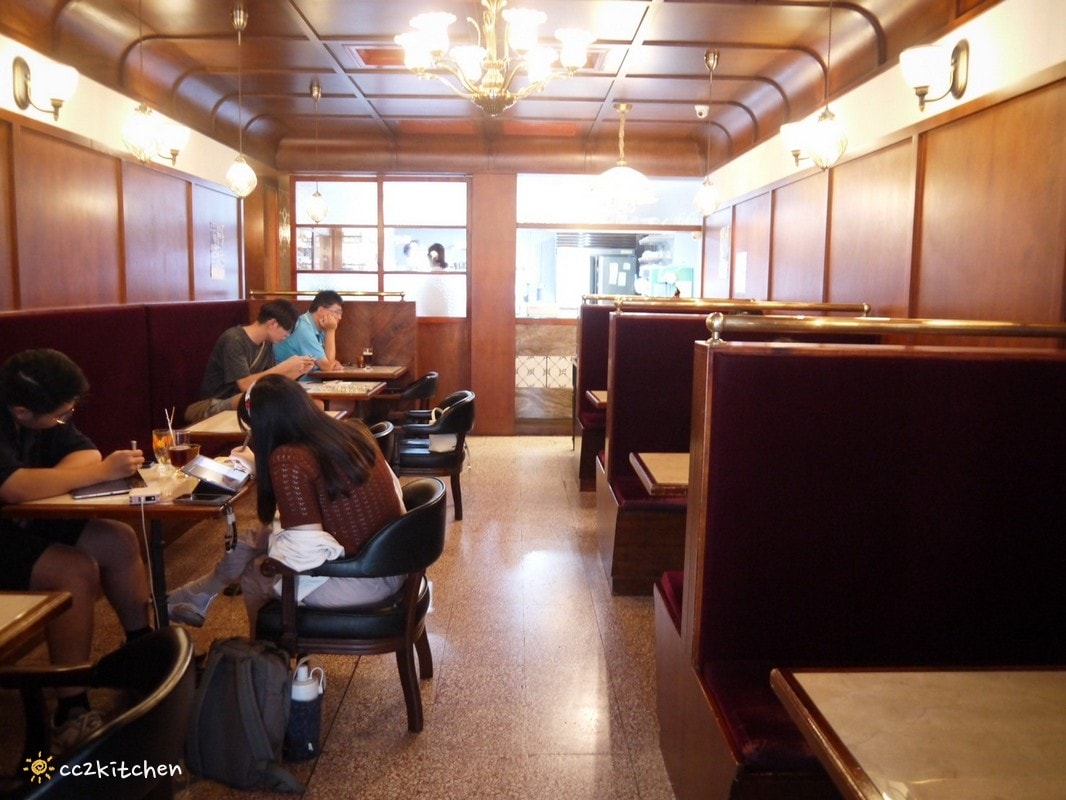 花蓮咖啡廳「昭和58」復刻日本昭和時代洋菓子喫茶店，低調奢華復古風！在昭和58感受浪浪漫的老派午茶時光。