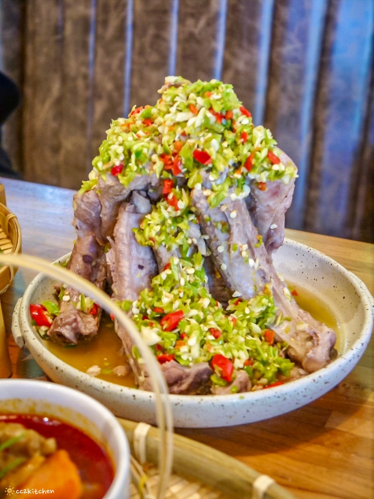 花蓮森林系網美餐廳「山下陳涼Enjoy the cool」,主打東南亞特色料理,鄰近山度空間、遠雄海洋公園。 - 第30張圖