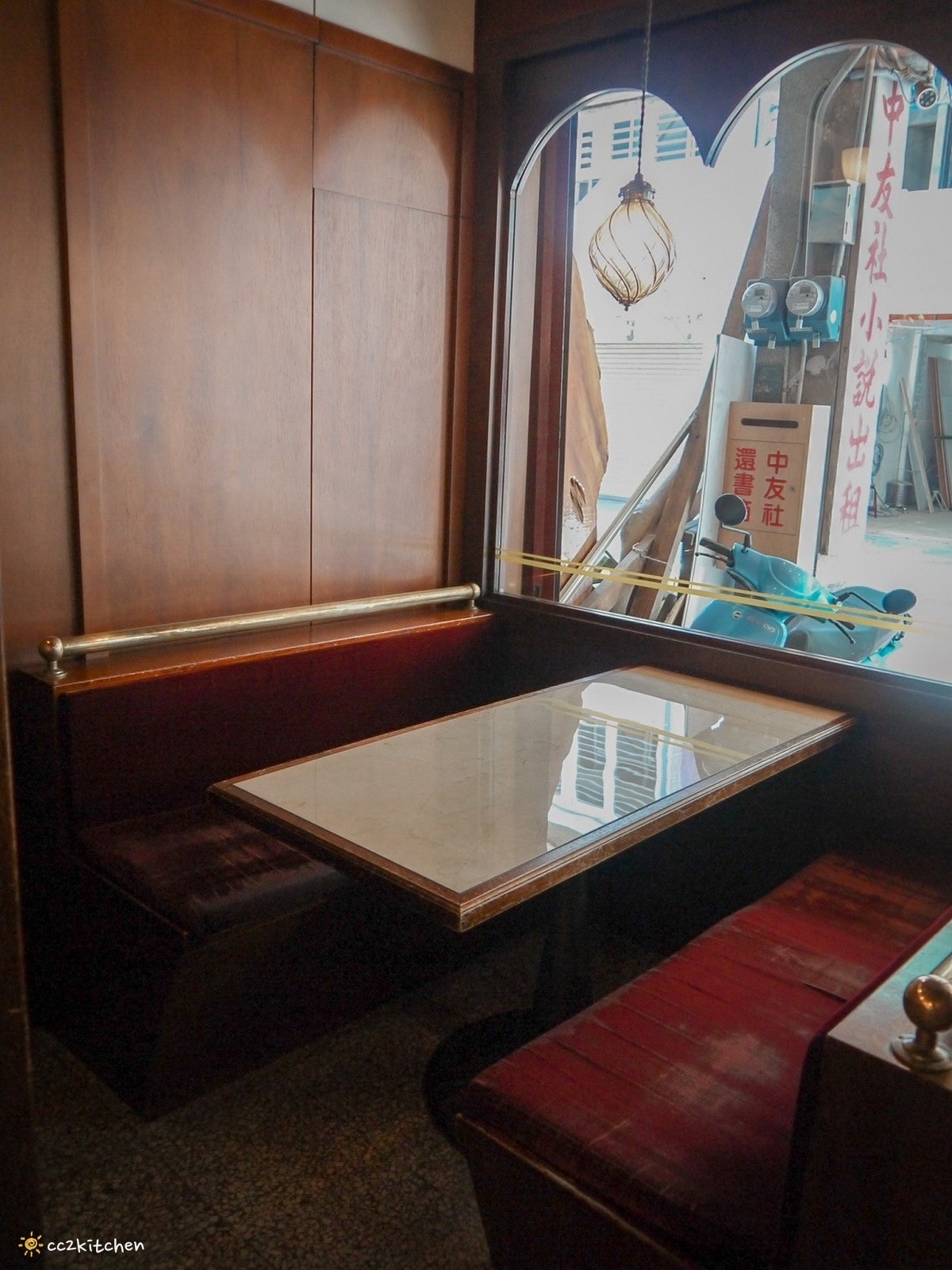 花蓮咖啡廳「昭和58」復刻日本昭和時代洋菓子喫茶店,低調奢華復古風!在昭和58感受浪浪漫的老派午茶時光。 - 第5張圖