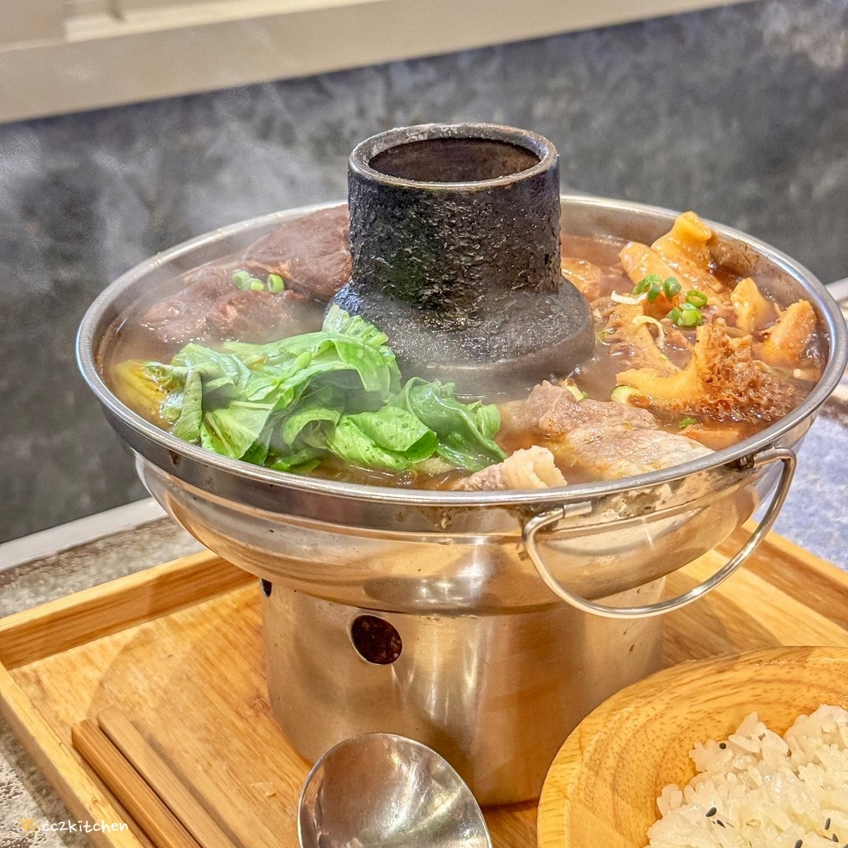 花蓮「鍋隱 GOIN Hot Pot 原創個人炭燒鍋」超人氣美式風個人炭燒小火鍋!推薦麻辣過癮鍋,料多實在、肉肉控最愛!大口吃好過癮~ - 第15張圖