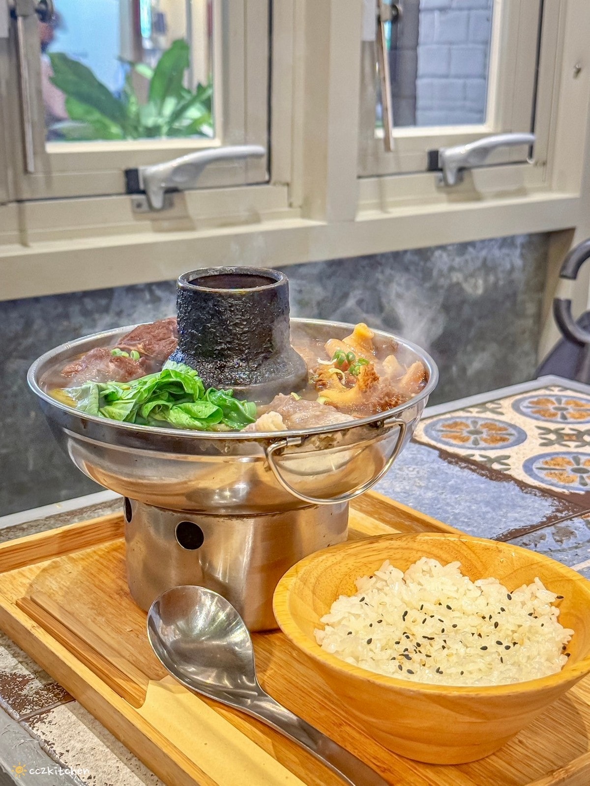 花蓮「鍋隱 GOIN Hot Pot 原創個人炭燒鍋」超人氣美式風個人炭燒小火鍋!推薦麻辣過癮鍋,料多實在、肉肉控最愛!大口吃好過癮~ - 第13張圖
