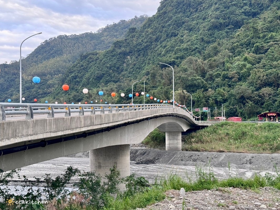 【2026台東知本一日遊】知本溫泉、知本美食景點全攻略！不能錯過的溫泉美食、知本隱藏版景點、最新光祭活動。