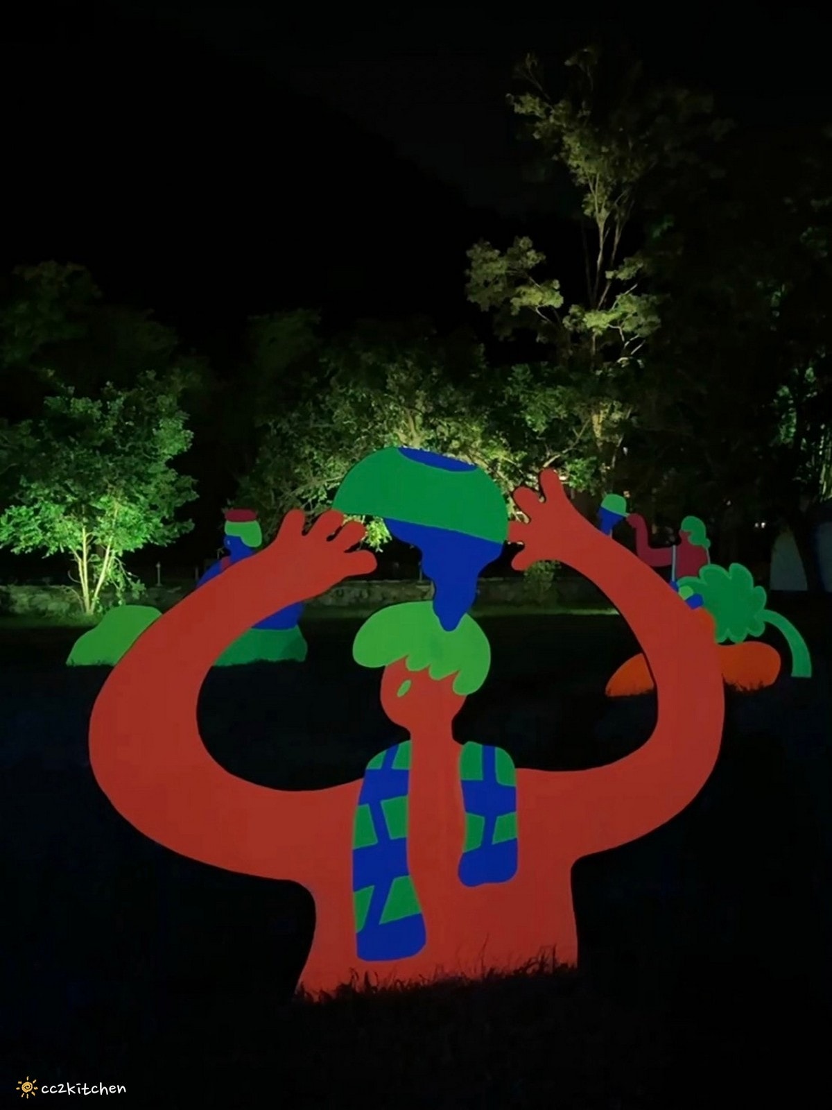 【2026台東知本一日遊】知本溫泉、知本美食景點全攻略！不能錯過的溫泉美食、知本隱藏版景點、最新光祭活動。