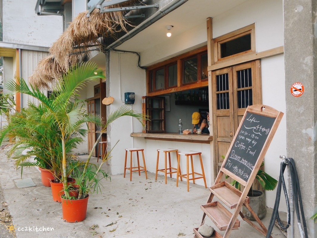 台東東河「千千咖啡」老屋改造的茅屋平房咖啡廳,鄰近東河包子、泰源幽谷,來到東河不能錯過的特色咖啡店。 - 第3張圖 台東東河「千千咖啡」老屋改造的茅屋平房咖啡廳,鄰近東河包子、泰源幽谷,來到東河不能錯過的特色咖啡店。