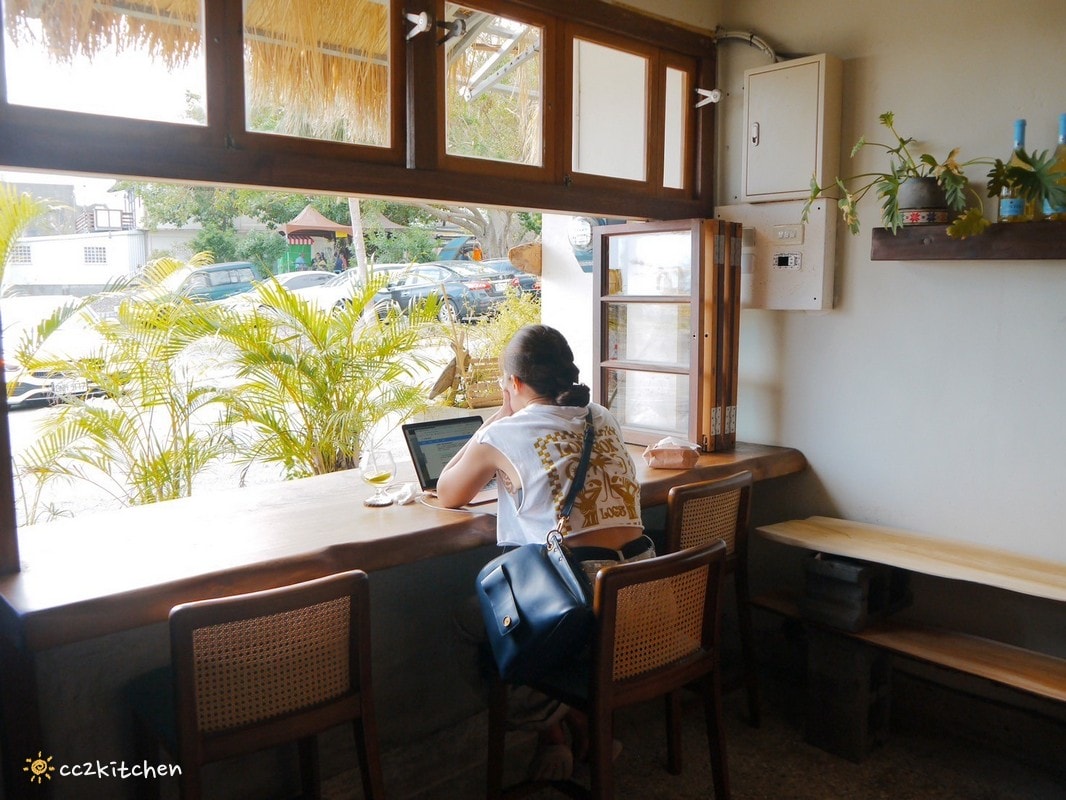 台東東河「千千咖啡」老屋改造的茅屋平房咖啡廳,鄰近東河包子、泰源幽谷,來到東河不能錯過的特色咖啡店。 - 第6張圖 台東東河「千千咖啡」老屋改造的茅屋平房咖啡廳,鄰近東河包子、泰源幽谷,來到東河不能錯過的特色咖啡店。