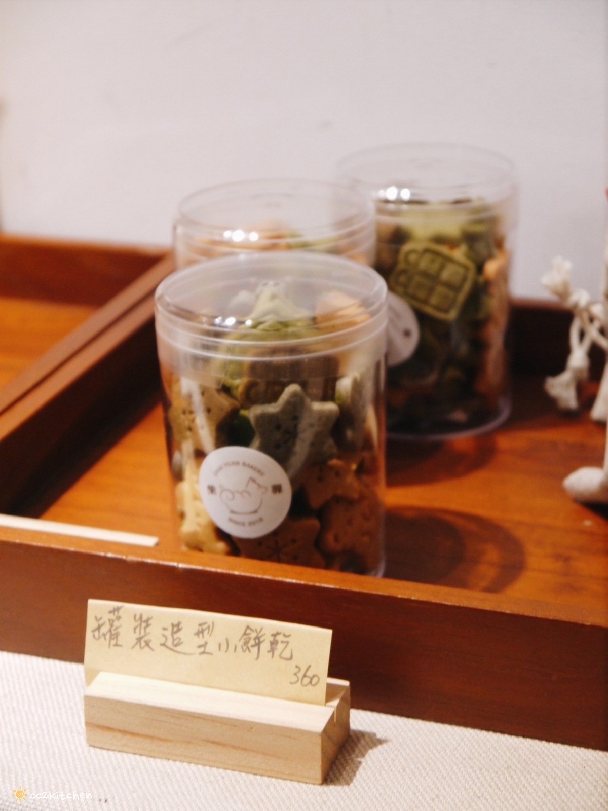 草莓季來囉!「柴源製菓」台東超人氣烘焙工作室,推出聖誕限定的草莓系列甜點,草莓雪人蛋糕、小熊泡芙、草莓抹茶聖誕樹塔…甜點顏值可愛爆表,點滿聖誕的儀式感! - 第7張圖